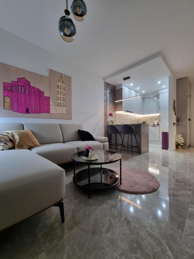 Apartment "50 Shades" With Balcony And Free Parking In The Garage 扎达尔 外观 照片