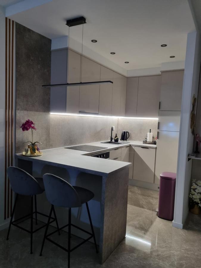 Apartment "50 Shades" With Balcony And Free Parking In The Garage 扎达尔 外观 照片
