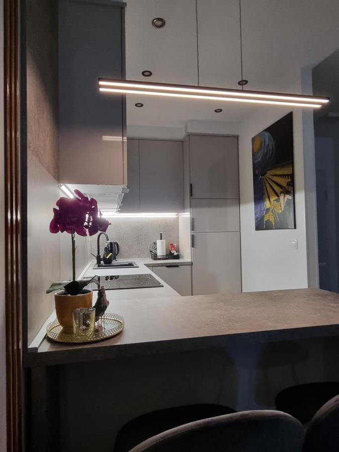Apartment "50 Shades" With Balcony And Free Parking In The Garage 扎达尔 外观 照片