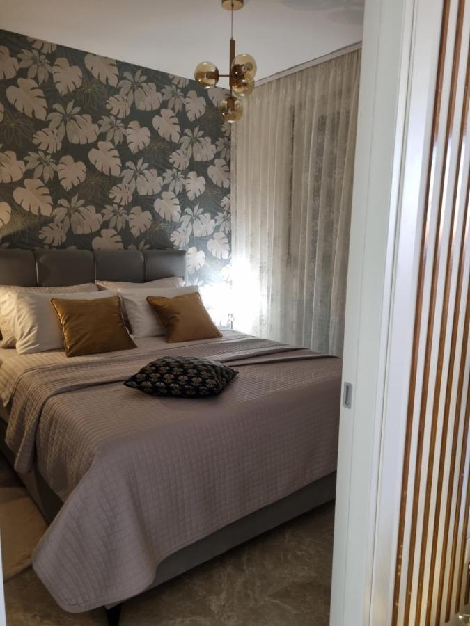 Apartment "50 Shades" With Balcony And Free Parking In The Garage 扎达尔 外观 照片