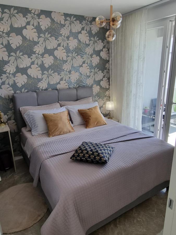 Apartment "50 Shades" With Balcony And Free Parking In The Garage 扎达尔 外观 照片